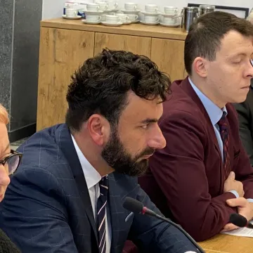 Radny Dębski: każda inwestycja w mieście kończy się skandalem