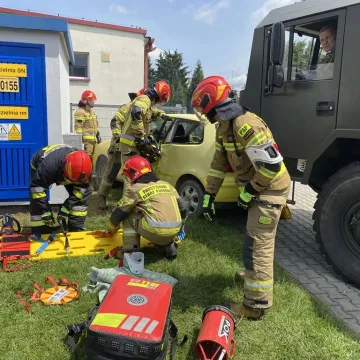 Symulacja wypadku i zarządzanie kryzysowe. Trening 9. Łódzkiej Brygady OT w Radomsku