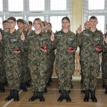 Uczniowie „drzewniaka” w Radomsku złożyli ślubowanie