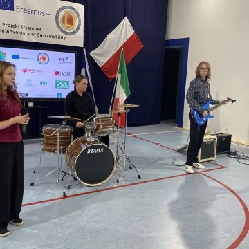 Certyfikaty wręczone, krakowiak zatańczony. Projekt Erasmus w 2 LO podsumowany