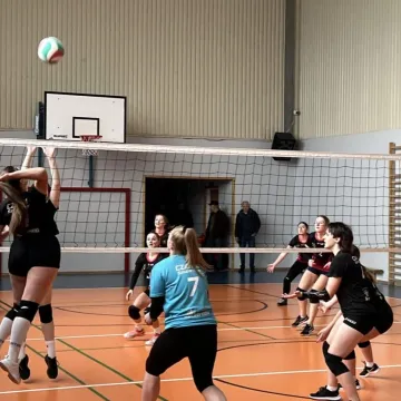 Siatkarska liga z MOSiR. Wyniki I kolejki