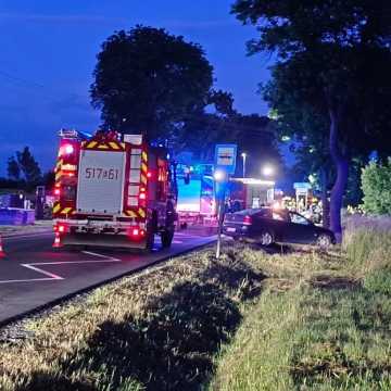 Wypadek z udziałem dwóch aut na DK 42 w Woli Jedlińskiej