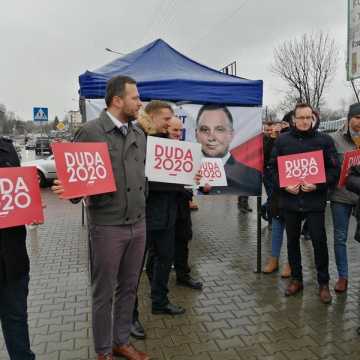 Wybory prezydenckie 2020. W Radomsku zbierali podpisy dla Andrzeja Dudy