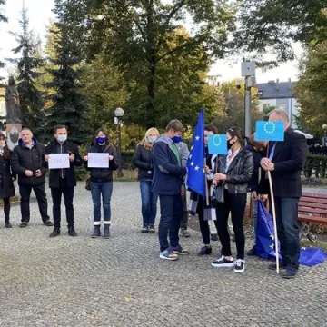 Prounijna manifestacja w Radomsku: „Zostajemy”, „Zostajemy”!