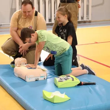 Dzieci przed wakacjami uczą się zasad udzielania pierwszej pomocy
