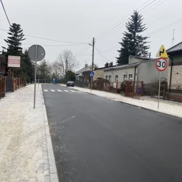 Nowa droga, nowe chodniki. Tak zmieniła się ulica Żwirki