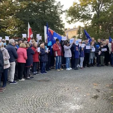 Prounijna manifestacja w Radomsku: „Zostajemy”, „Zostajemy”!