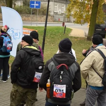 Wyruszyli na trasę VIII Pieszego Maratonu Niepodległości