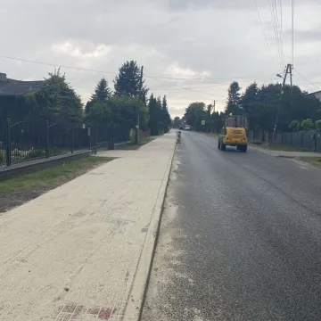 Nowy chodnik na Św. Rocha. Prace nadal trwają