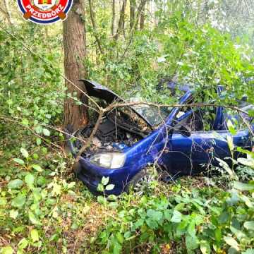 [WIDEO] Wypadek w Józefowie. Jedna osoba przewieziona do szpitala