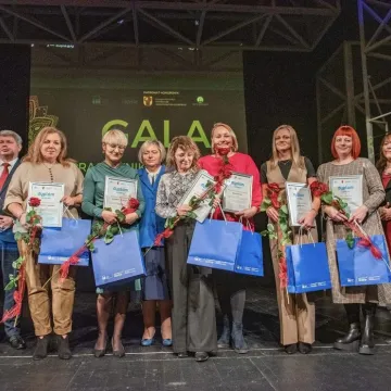 Dyrektor DPS w Radziechowicach otrzymała wyróżnienie w konursie