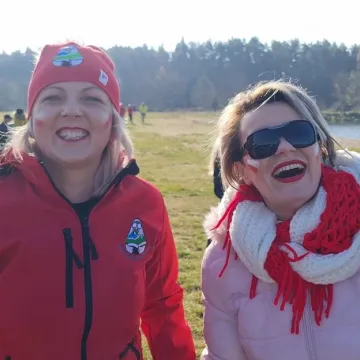 Biało-czerwone Morsy z Radomska uczciły niepodległość