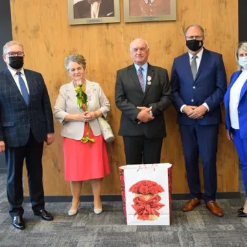 „Złoci” małżonkowie odznaczeni medalami