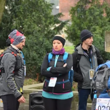 Wyruszyli na trasę VIII Pieszego Maratonu Niepodległości