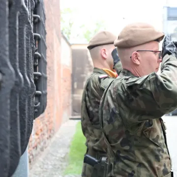 W Radomsku oddano hołd bohaterom. Był apel i salwa honorowa