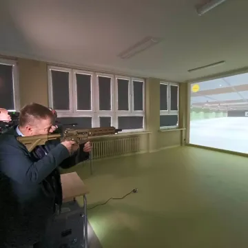 W ZSP w Kamieńsku oddano do użytku wirtualną strzelnicę