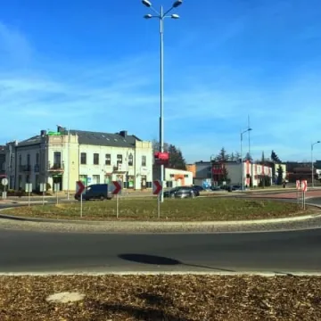 Uszkodzone rondo do remontu