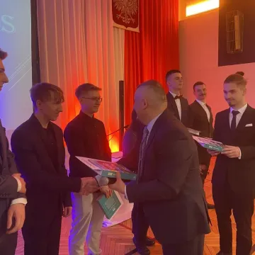 Elektryk pożegnał absolwentów. Teraz czas na maturę