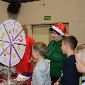 Charytatywna „Gwiazdka w sercu” w PSP nr 6 w Radomsku