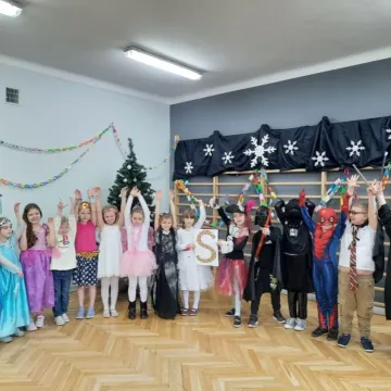 Bal karnawałowy na powitanie ferii zimowych w „Czwórce”