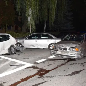 Pijany taranował auta na ul. Tysiąclecia 