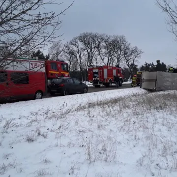 Wypadek w gminie Gidle. Poszkodowany kierowca samochodu dostawczego