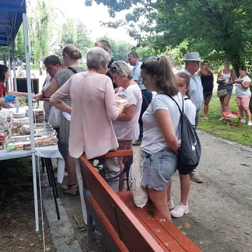 Kiermasz dla Mateusza Czapli w Parku Świętojańskim w Radomsku