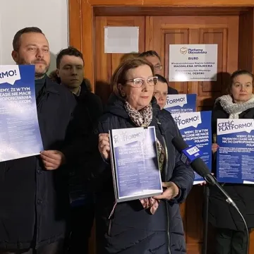 Poseł Anna Milczanowska mówi: „Cześć Platformo!”. I przekazuje ściągawkę