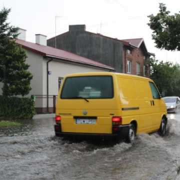 Powtórka z rozrywki, zalane domy i ulice w Radomsku