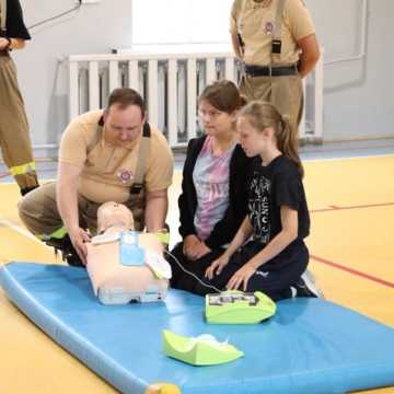 Dzieci przed wakacjami uczą się zasad udzielania pierwszej pomocy