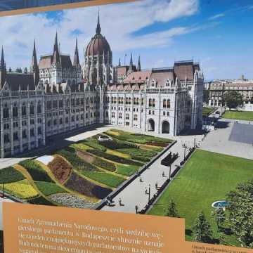 Uliczna wystawa „Parlamentaryzm węgierski” w Radomsku