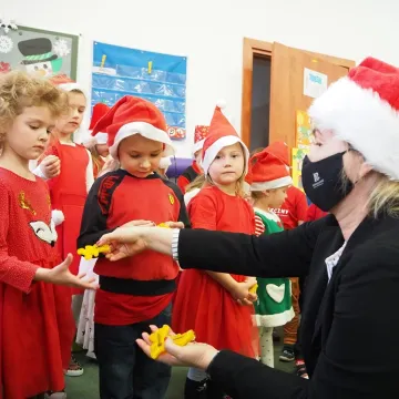 Odblaski od Świętego Mikołaja i policjantów