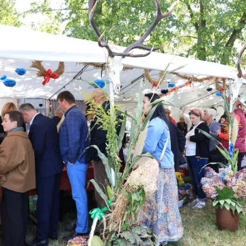 Lokalne tradycje w centrum uwagi podczas święta ziemniaka w Dmeninie