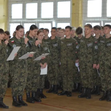 Uczniowie „drzewniaka” w Radomsku złożyli ślubowanie