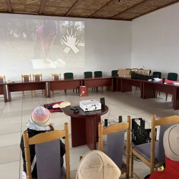 AED już dostępny na budynku OSP Pławno