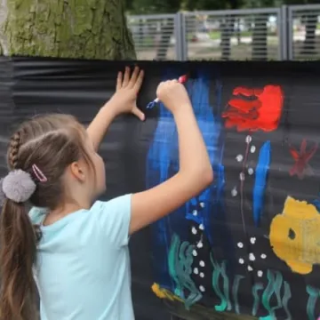 Warsztaty plastyczne „Mania malowania” w plenerze