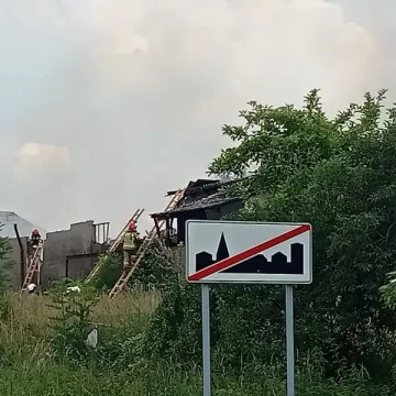 Pożar budynku gospodarczego w Dmeninie