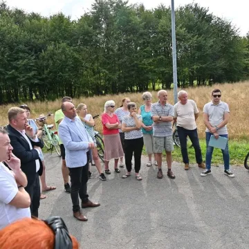 Społeczny odbiór na ul. Piłsudskiego w Radomsku. Mieszkańcy zadowoleni, ale…