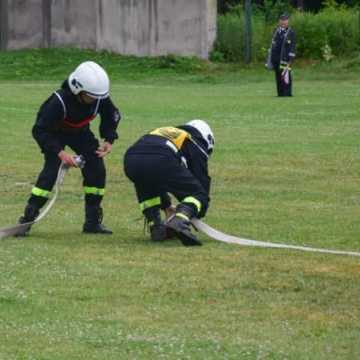 Strażacy z OSP Folwarki wygrywają zawody pożarnicze 