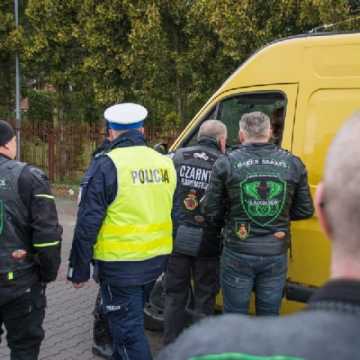 Patrz w lusterka – motocykle są wszędzie”: wspólna akcja policji i motocyklistów z Radomska