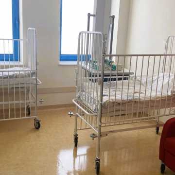 Oddział dziecięcy w szpitalu w Radomsku czeka na uruchomienie. Tylko specjalistów brak...