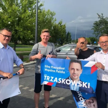 Banery i plakaty od sztabu Rafała Trzaskowskiego