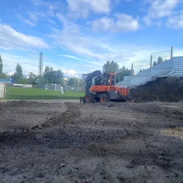 Stara trybuna zniknęła ze stadionu miejskiego