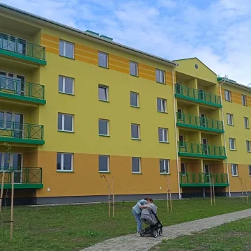 Najemcy odebrali klucze do swoich mieszkań przy Sadowej 7e w Radomsku