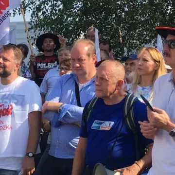 Pikieta przed siedzibą JYSK w obronie pracownika