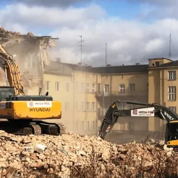 Wyburzają stary szpital 