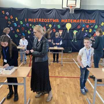 [WIDEO] Matematyka nie taka straszna. I Międzyszkolne Mistrzostwa Matematyczne w PSP nr 8 w Radomsko