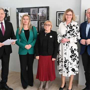 Wystawa „Smoki z Ekonomika” zainaugurowała obchody 100-lecia istnienia ZSE w Radomsku