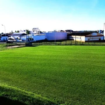 Renowacja murawy na obiektach MOSiR w Radomsku