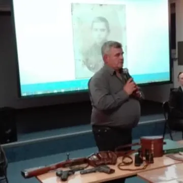 Seans historii w Kinie za Rogiem